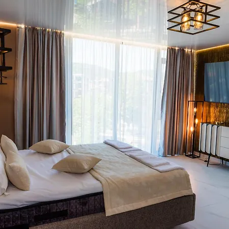 Luxe 1 *