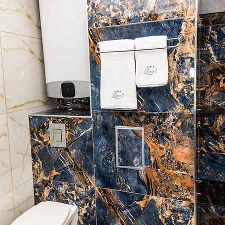 Luxe 1 *