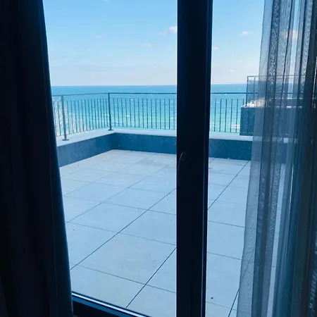 Luxe 1 *